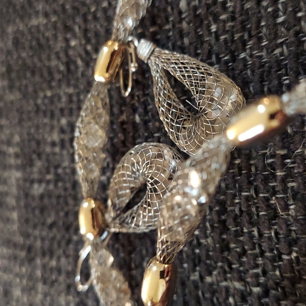 SALE‼️ Matching Necklace & Earrings Set - Picture 5 of 5